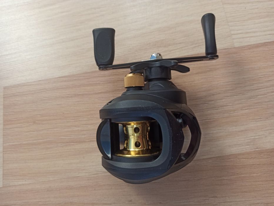 Kołowrotek wędkarski multiplikator castingowy