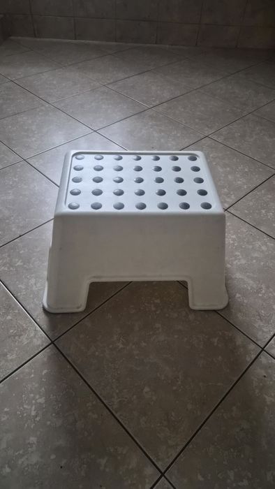 Stołek schodek Ikea Bolmen biały