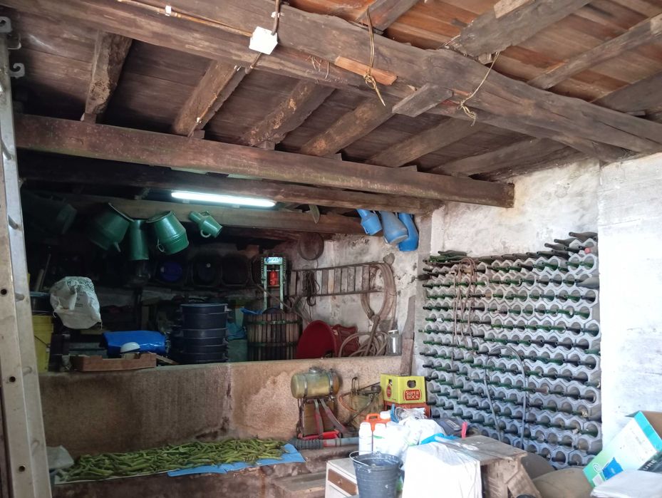 Vende-se Moradia
