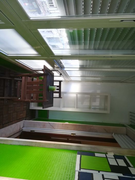 Apartamento T2 Praça Campo Pequeno c/Elevador Mobilado e Equipado.