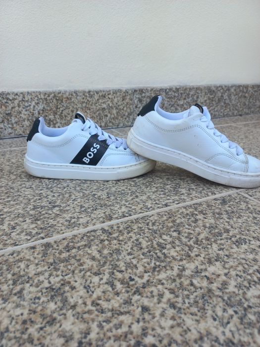 Sapatilha boss tamanho 28