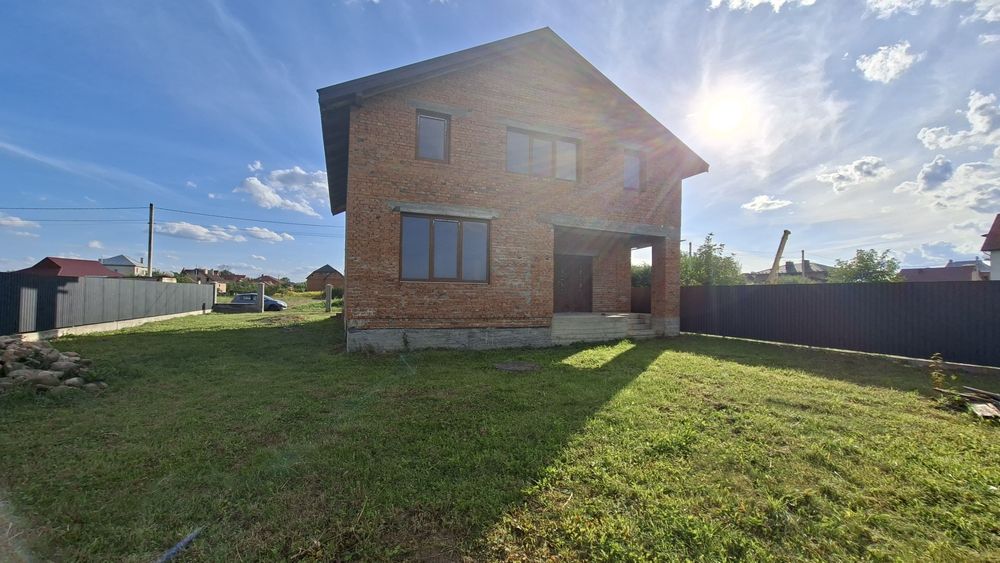 Продаж нового будинку. Комунікації. 10соток землі. Камін. Сад.