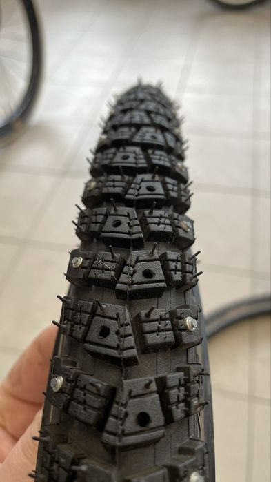 Opony zimowe Icebreaker specialized