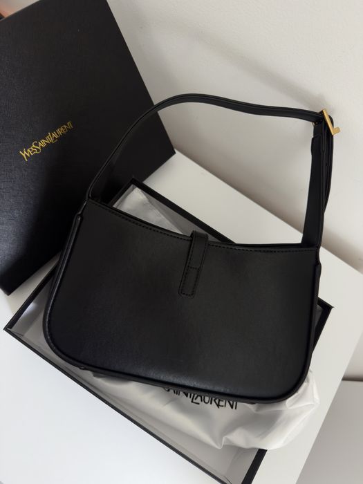 Nowa czarna torebka Yves Saint Laurent
