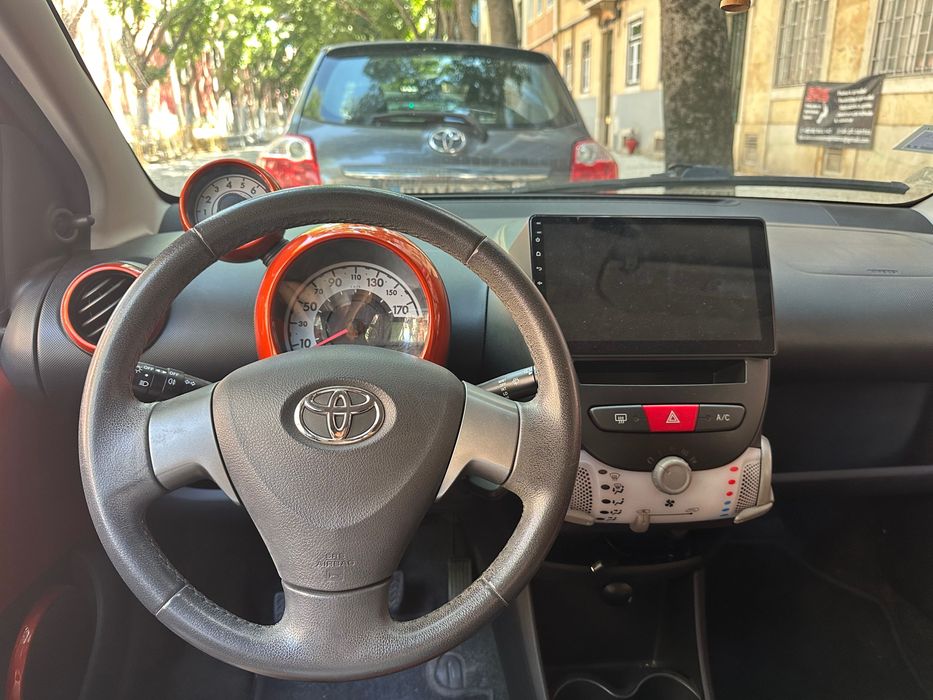 Vendo Toyota Aygo 1.0 VVT-i (2013) - 5 Portas com Ecrã Tátil