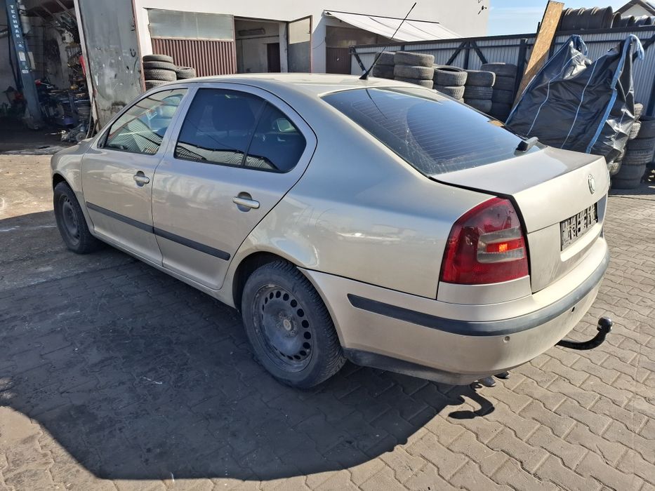Skoda Octavia II Liftback Kompletny Hak Holowniczy