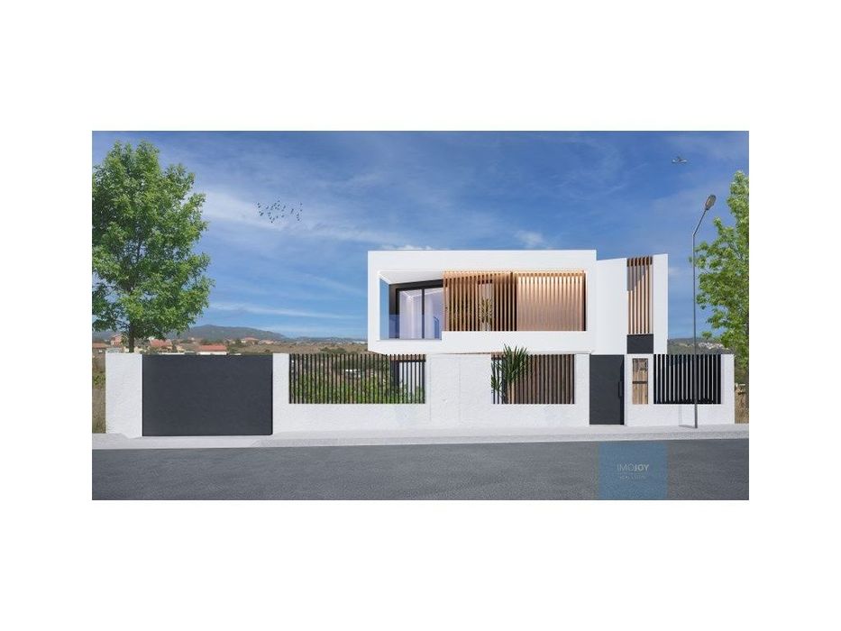 Moradia T4 Chave na Mão a Construir em Trajouce
