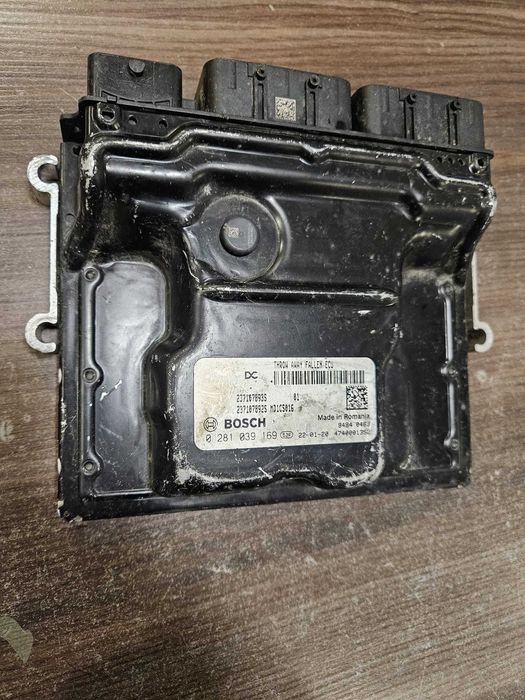 komputer sterownik renault trafic  0281--039--169  sprawny