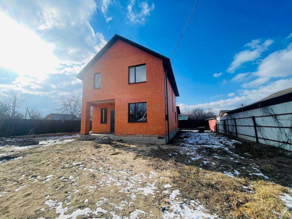 Продаж двоповерхового будинку з чистовими роботами!