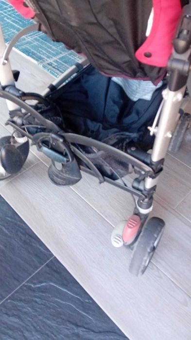 Carrinho Bébé Confort Loola Up vermelho + mala + capa de chuva