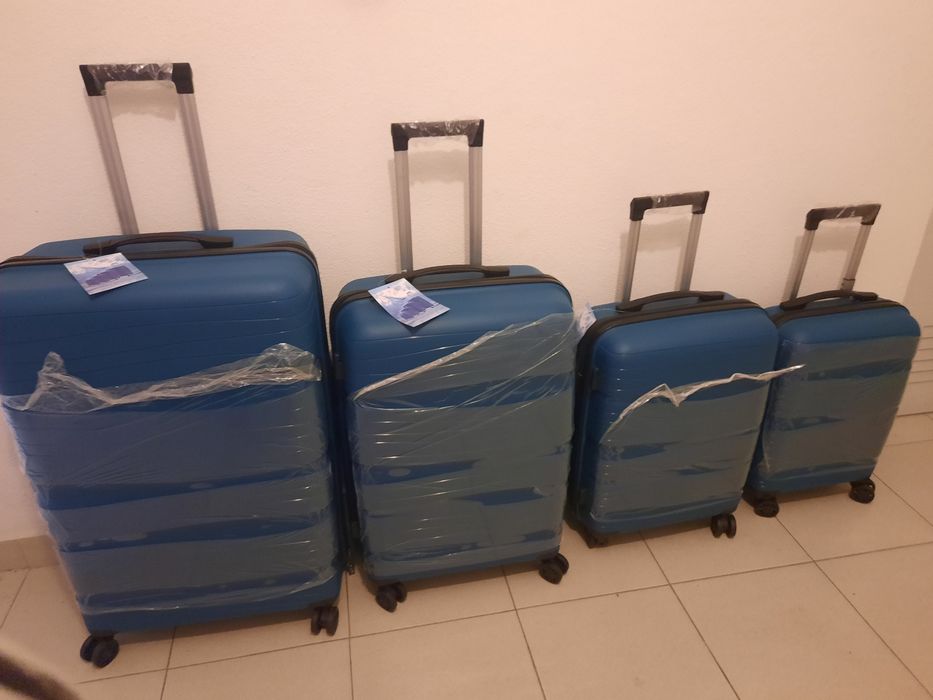 Trolleys de viagem NOVOS