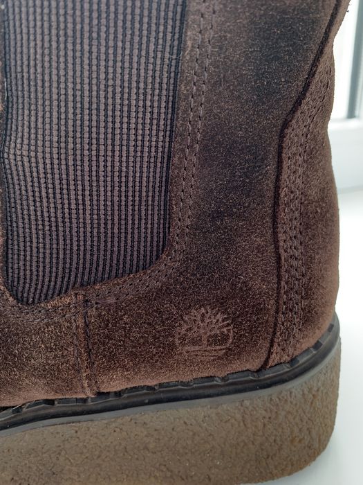 Коричневі замшеві черевики timberland челсі.