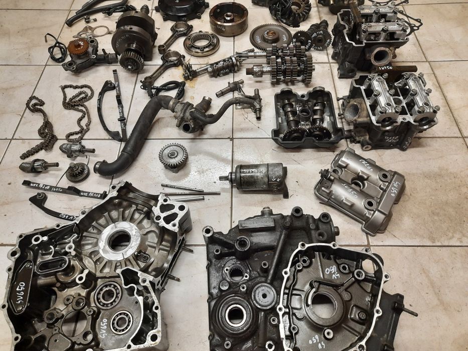 Suzuki SV 650 silnik części 98-02r. Sprzęgło głowica wał magneto kapa