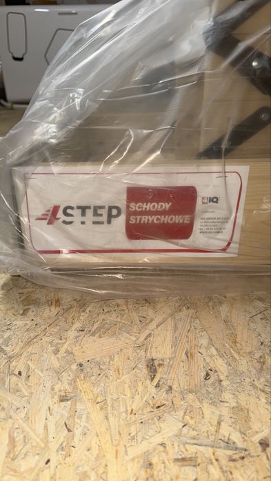 Schody strychowe drewniane  4STEP: EXTRA 100X60 Z KLAPĄ O GRUBOŚCI 46MM
