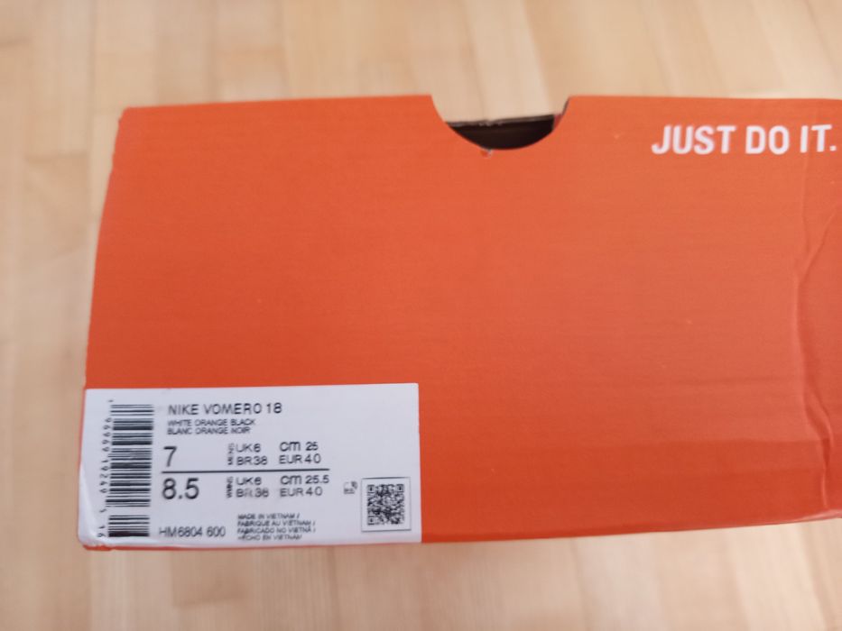 Buty Nike Vomero 18 r.40