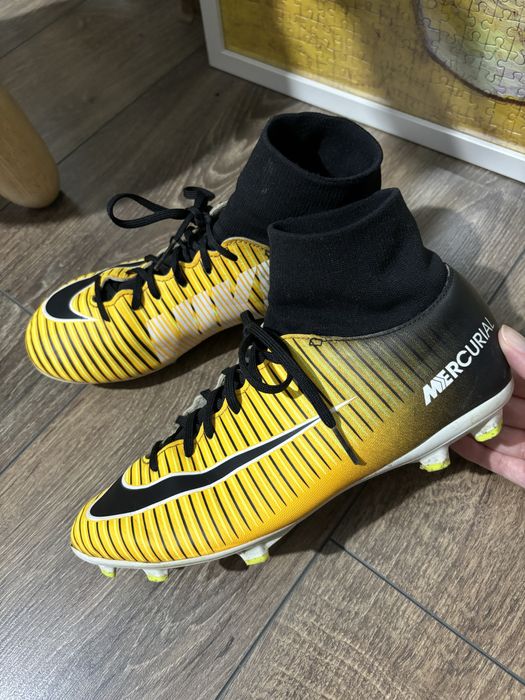 Buty piłkarskie korki Nike Mercurial Victory 38,5