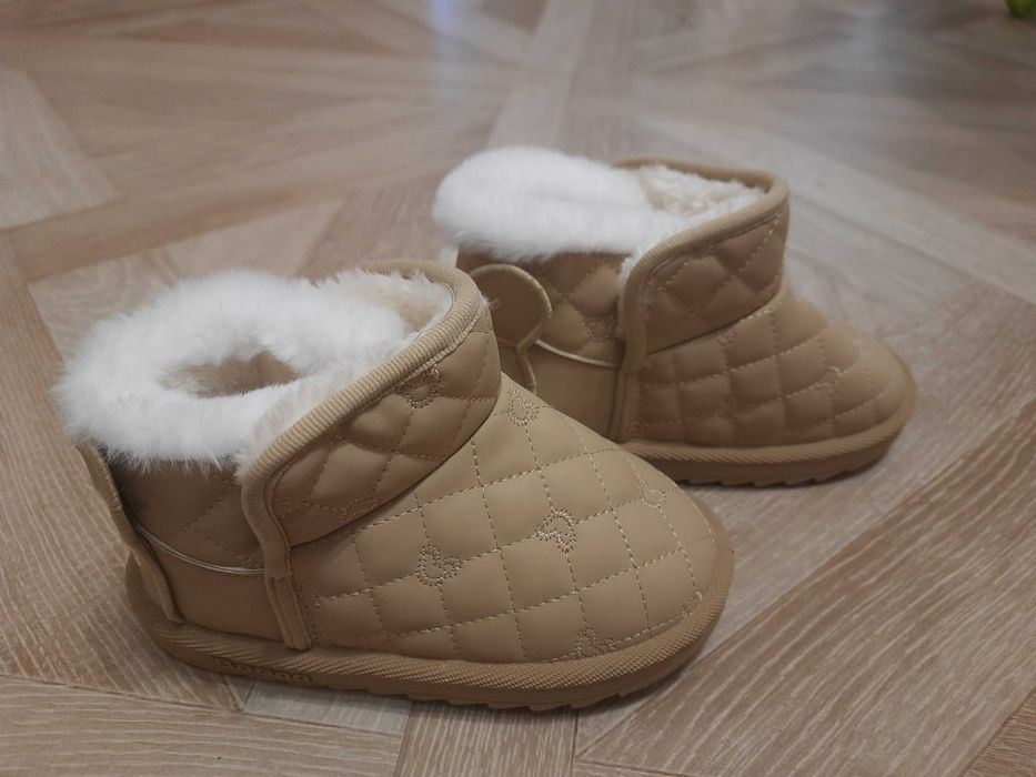 Уггі зимові сапожки на дівчинку