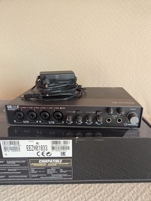 Interface Audio Placa de Som Steinberg UR44C 4 entradas + midi