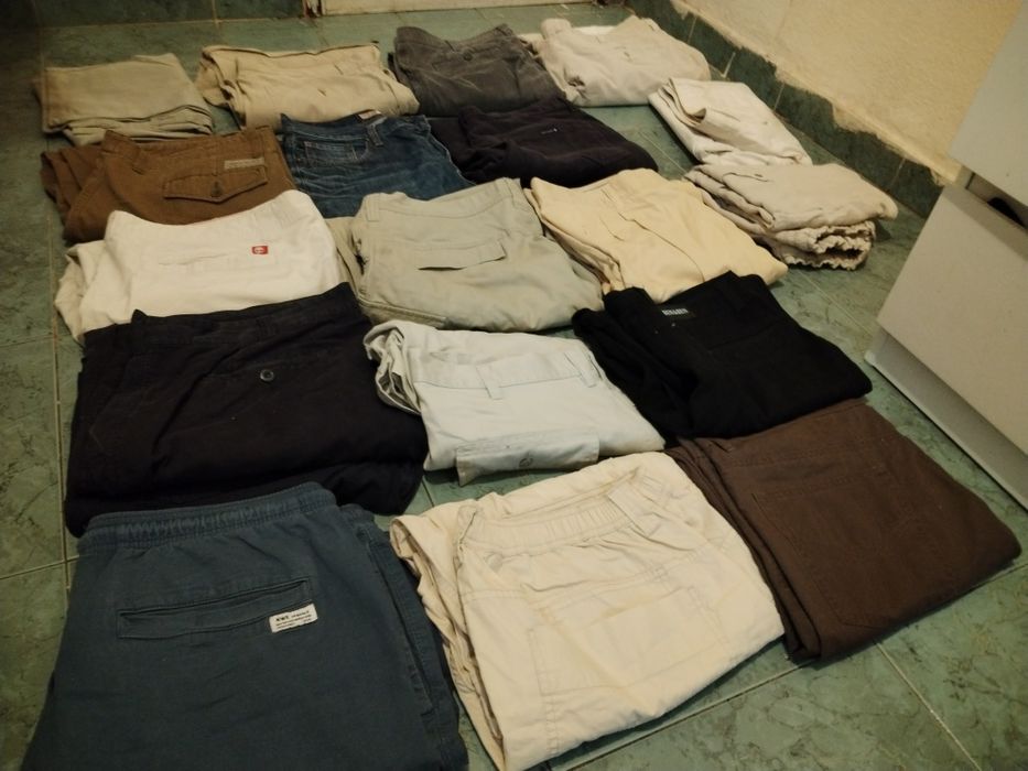 Calças, calções, t-shirts