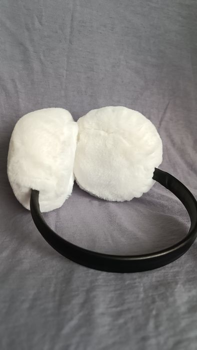 Меховые тёплые наушники белые