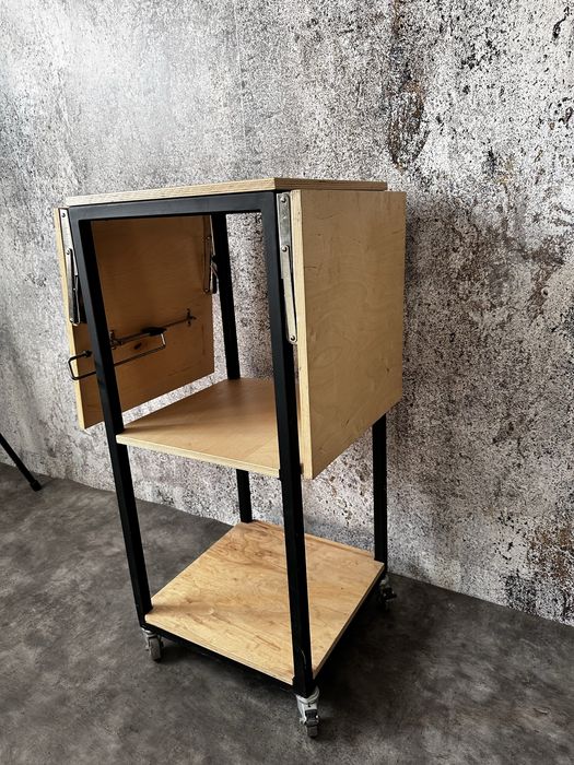 Mebel do skladania odzieży/ wyposażenie sklepu odzieżowego