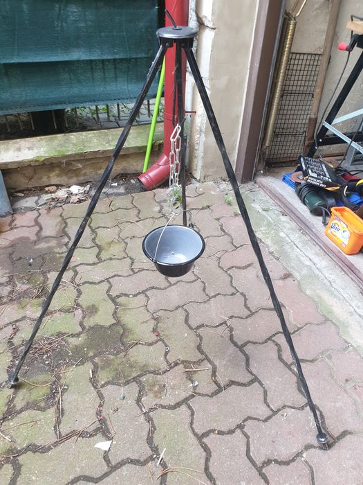 Stojak na kociołek trójnóg nowy