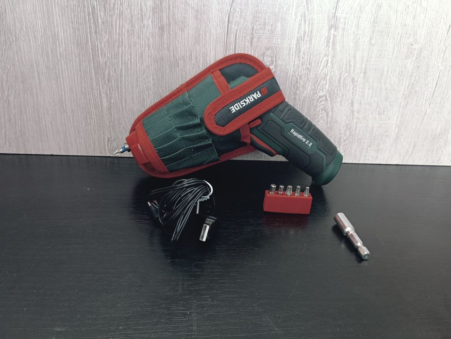 Акумуляторна викрутка PARKSIDE 4V Rapidfire 2.2 зі змінними насадками