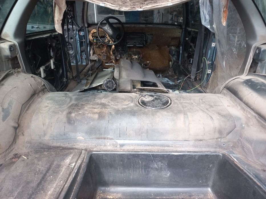 Продам трапеції двірників Ауді 100с3.