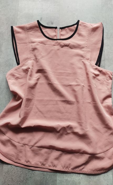 Bluzka bez rękawów elegancka