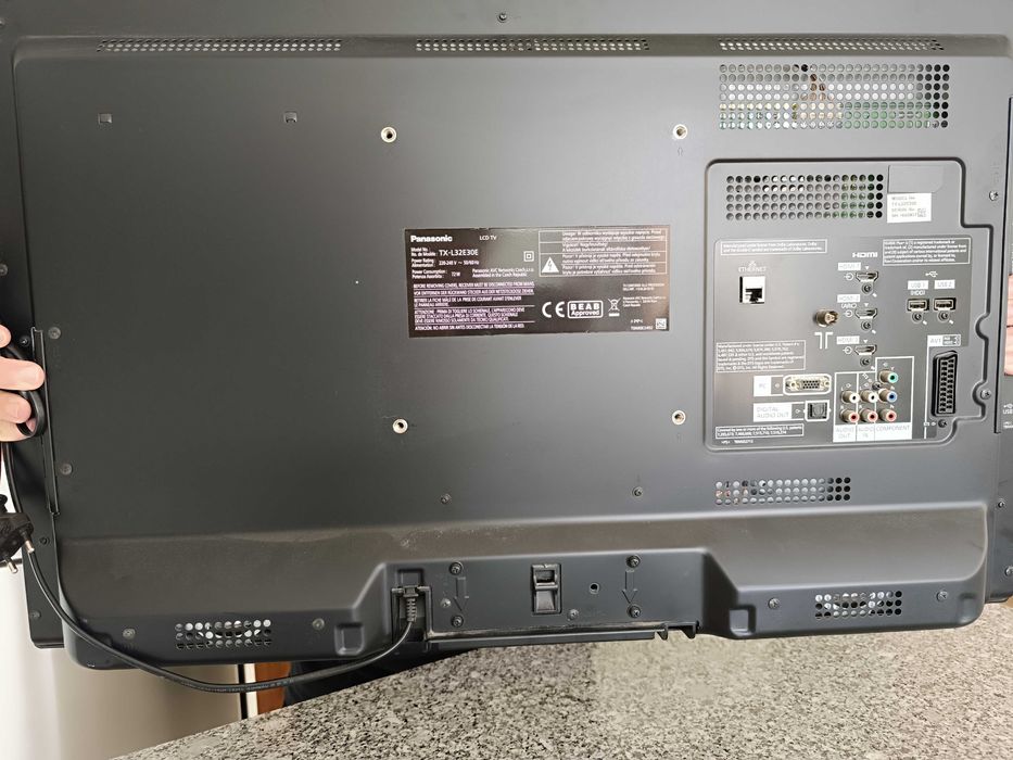 TV Panasonic 32" com suporte