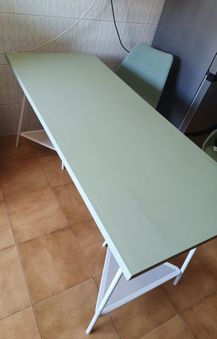 Mesa e 2 cadeiras IKEA - cor verde lima