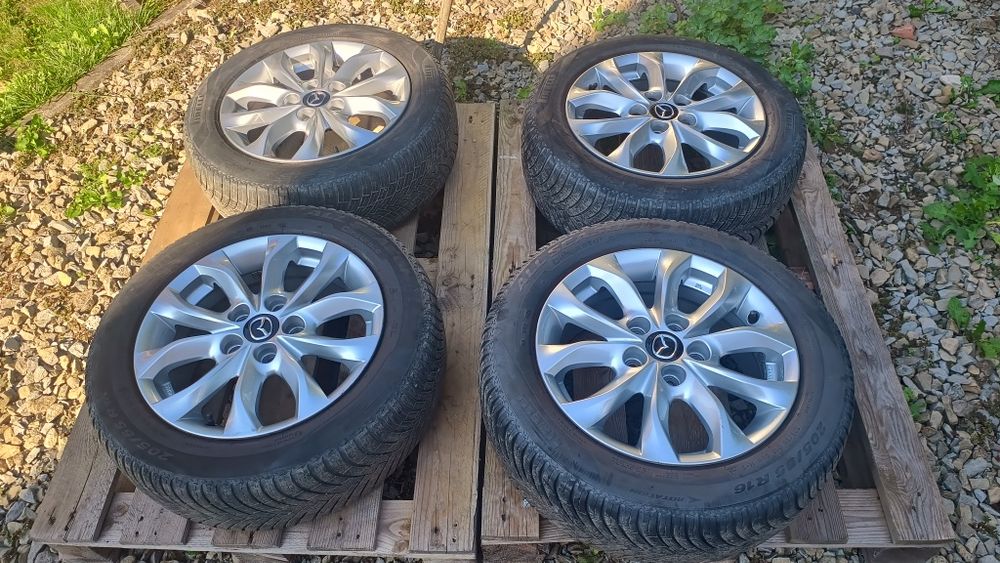 Felgi Mazda 3 , opony Pirelli All Season Cinturato