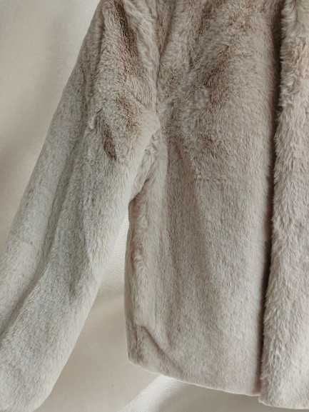 Casaco branco off-white  - pelo