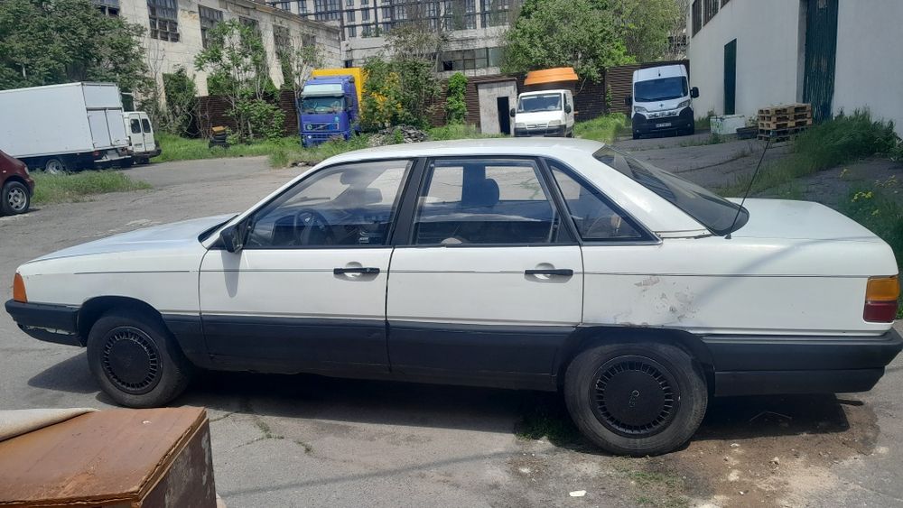 Продам ауди 100 с3 на ходу