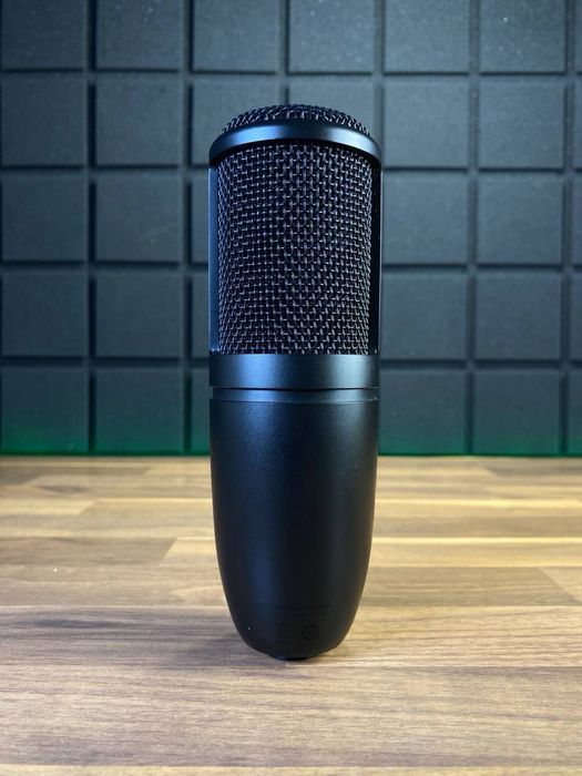 AKG Perception P120