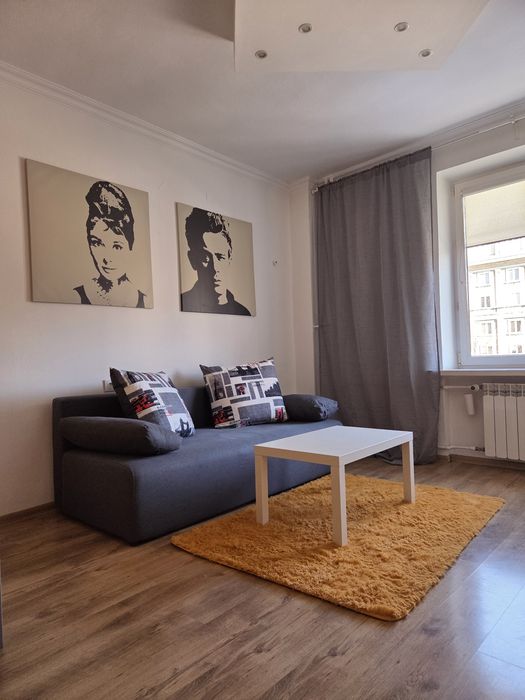 Kawalerka Metro Ratusz Arsenał z garderoba  Bezpośrednio