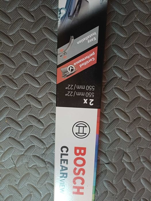 Escovas Limpa-Vidros Bosch Clearview 550mm / 22" (Par - Novas)