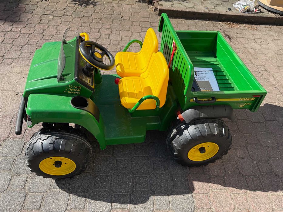 John Deere Gator