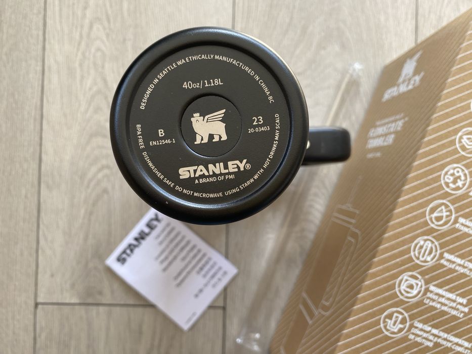 Stanley - Oryginalny Kubek termiczny Quencher H2.0 FlowState Tumbler (887ml) Czarny