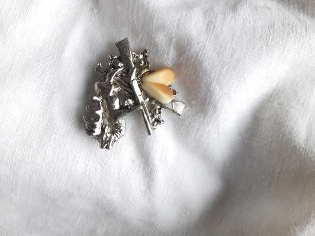 Elegant Antique Austrian Brooch with Hunting Motifs