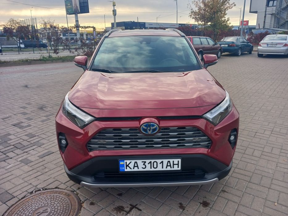 Продам  Toyota Rav 4 Limited  гибрид2024