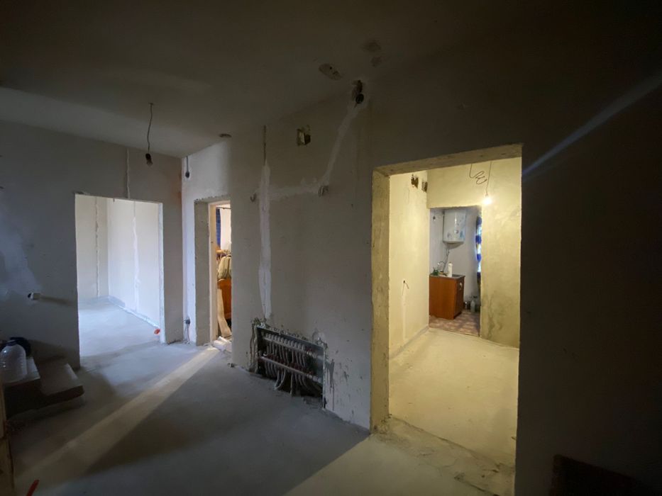 Продаж 2 поверхового будинку, Почаїв