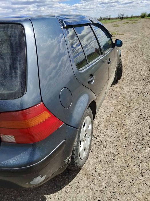 Авто Гольф4 1.6 Бензин