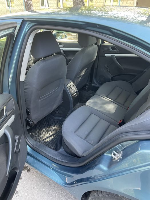 Продам SKODA OCTAVIA a5 1.6 mpi