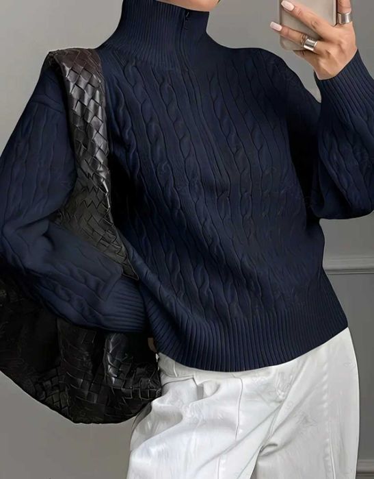Granatowy sweter z kołnierzem r.M
