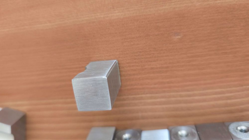 Puxadores em aço inoxidável escovado