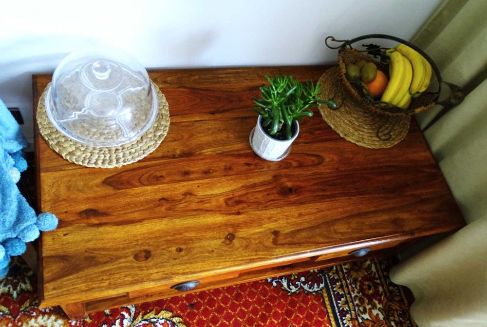 Ława / stolik kawowy z drewna egzotycznego z AlmiDecor w bdb. stanie!