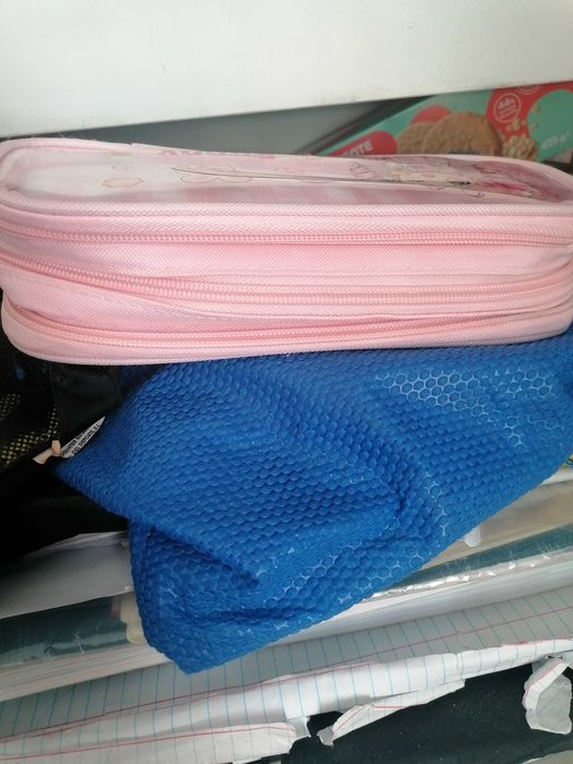 Estojo rosa pouco usado