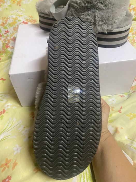 Тапочки на підошві хутряні