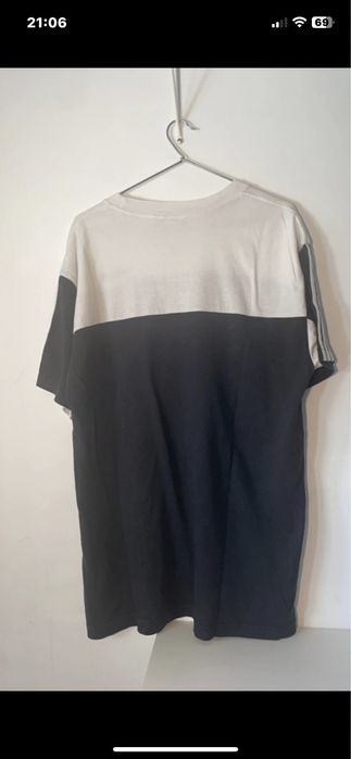 T-shirt Adidas Preta e Branca